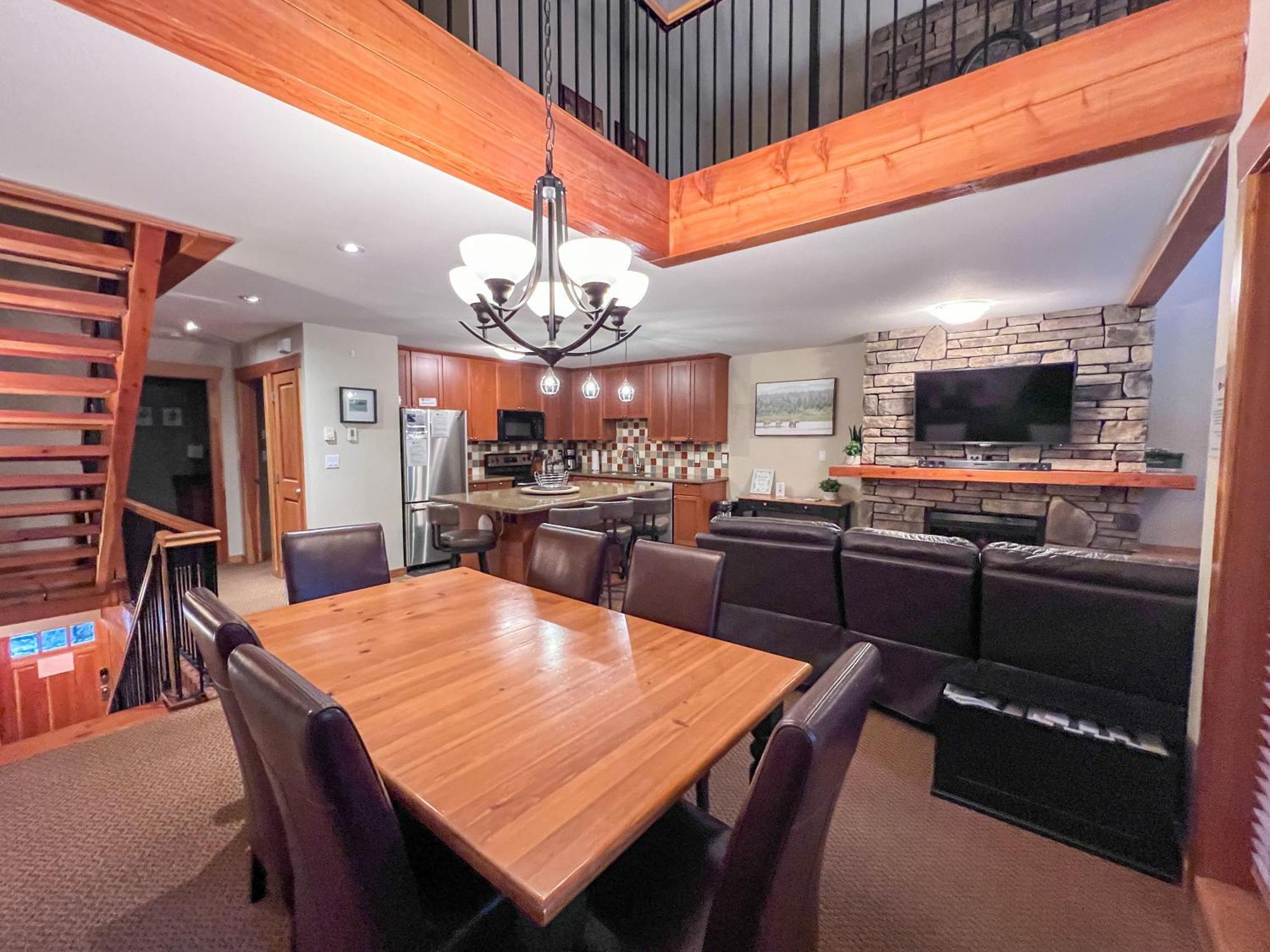 Pinnacle Ridge Chalets By Fernie Lodging Co Luaran gambar