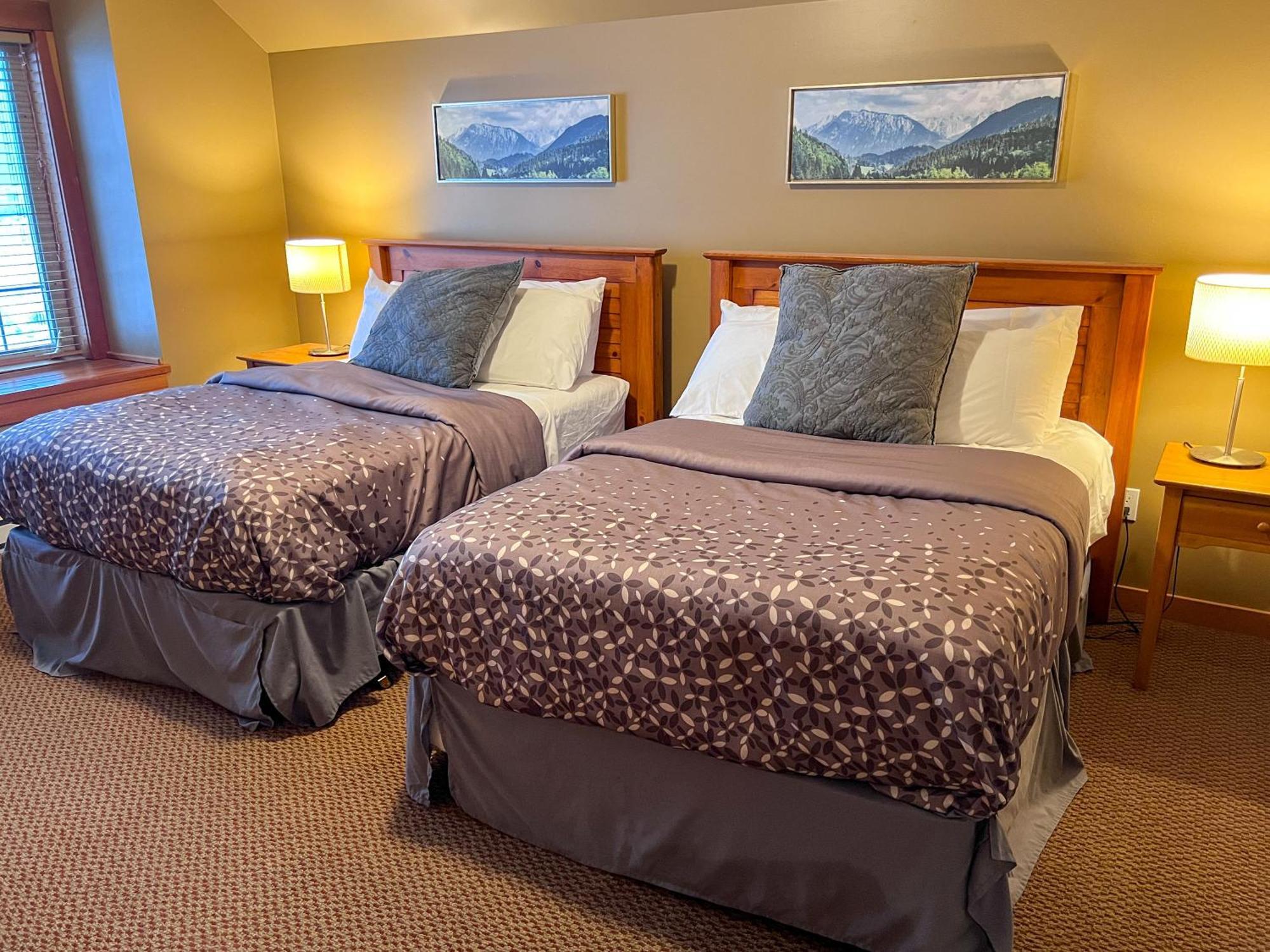 Pinnacle Ridge Chalets By Fernie Lodging Co Luaran gambar