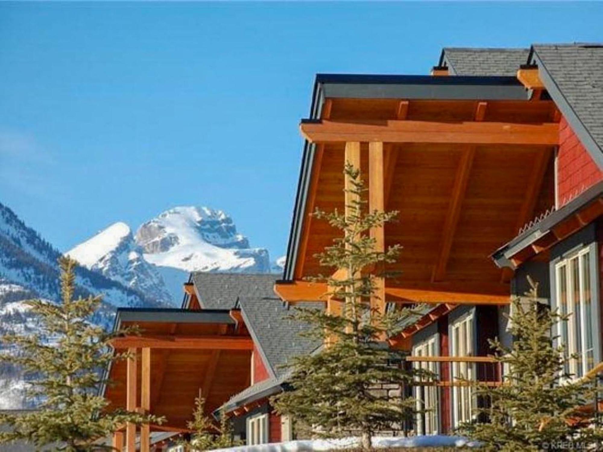 Pinnacle Ridge Chalets By Fernie Lodging Co Luaran gambar